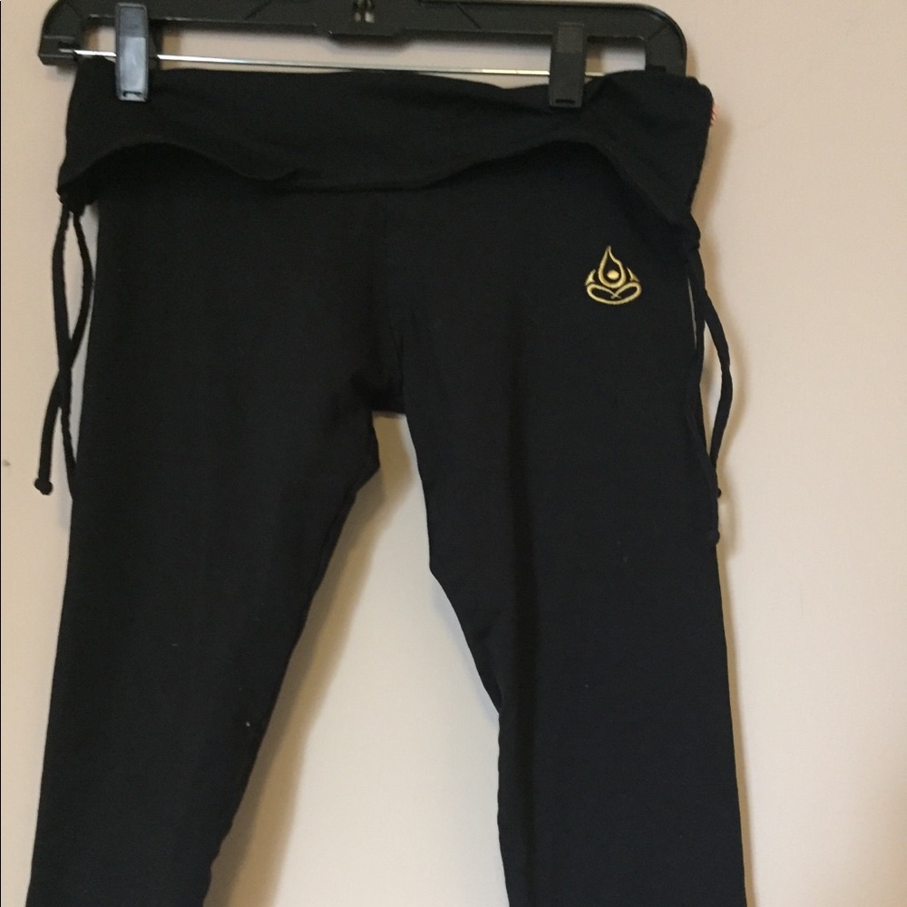 Shakti activewear capris